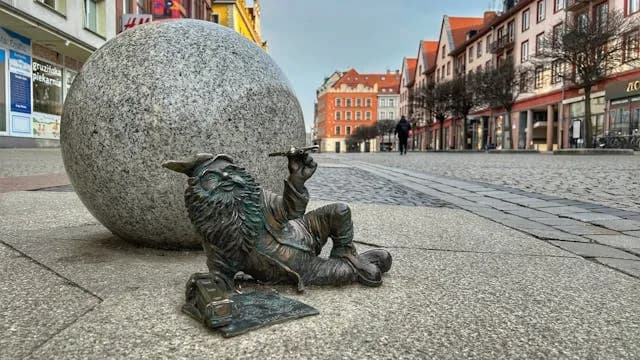 Dwarfs Trail (Szlak Krasnali) in Wroclaw